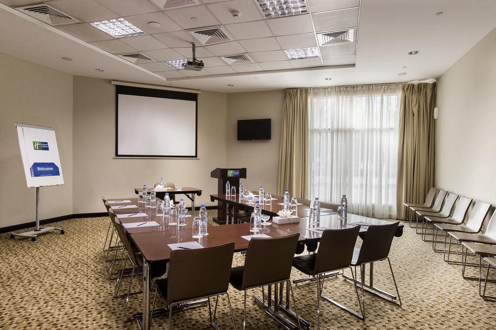 Holiday Inn Express Dubai Safa Park, An Ihg Hotel Kültér fotó